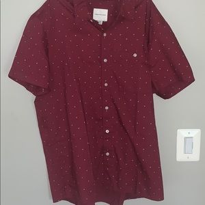 American Eagle ref button up shirt